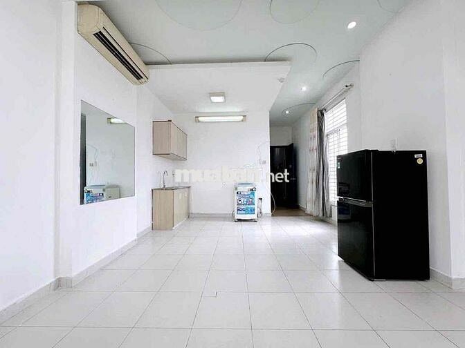 Cho thuê căn hộ studio balcon thang máy full nt gần ĐH kinh tế UEH Q10