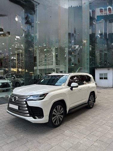 Bán Lexus LX600 Urban 7 chỗ, sản xuất 2023. 