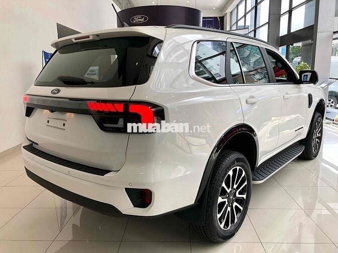 Ford Everest Platinum 2026 xe sẵn giao ngay