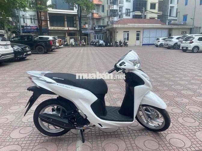 Honda Vision Trắng