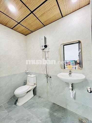 Phòng Đẹp Đón Nắng Mới Xây Ngay Etown Cộng Hòa