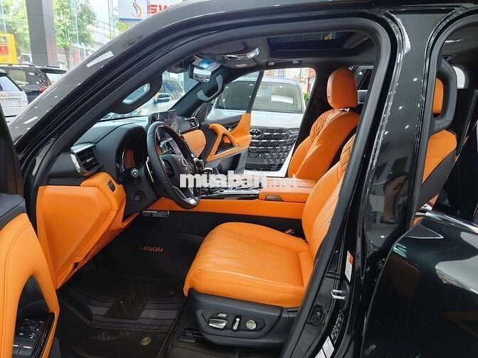 Lexus LX600 2023 Up 4 Ghế VIP Đen