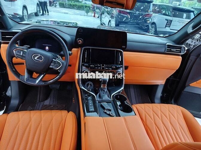 Lexus LX600 2023 Up 4 Ghế VIP Đen