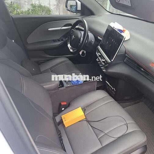 VinFast VF6 Eco 2025 Trắng 81000 km