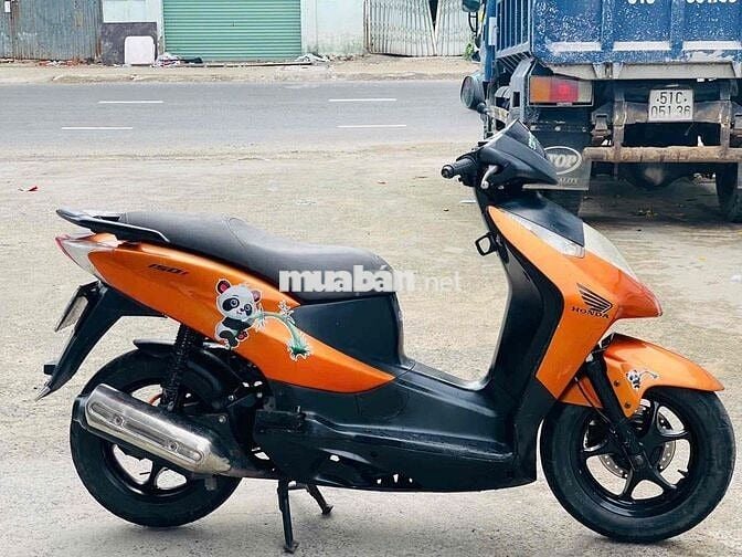 Honda Dylan 150 màu Cam