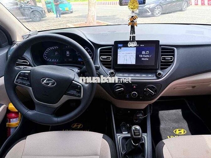 Hyundai Accent 2023 Trắng 34.000 km