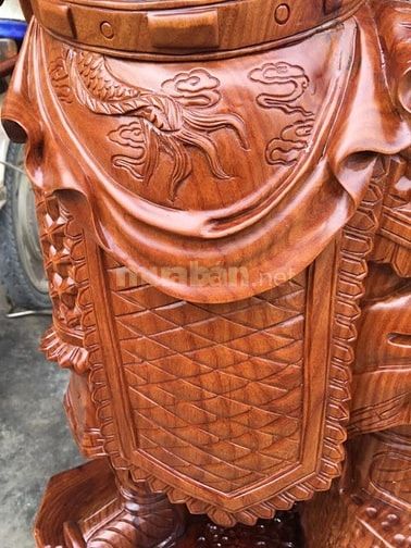 Cần bán tượng gỗ hương nguyên khối