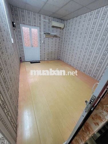 Nhà ở nguyên căn cách mạng tháng 8