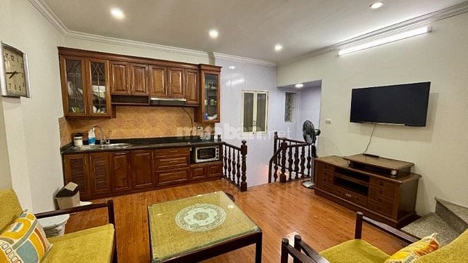 Cho thuê nhà riêng tại phố Cảm Hội, 22m2, phường Hai Bà Trưng