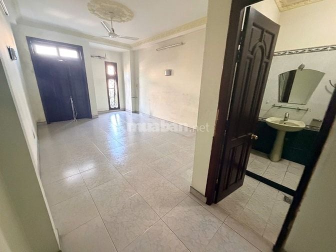 cho thuê nhà MT 439 Cộng Hòa12mx28m 3 lầu chỉ 155tr/tháng