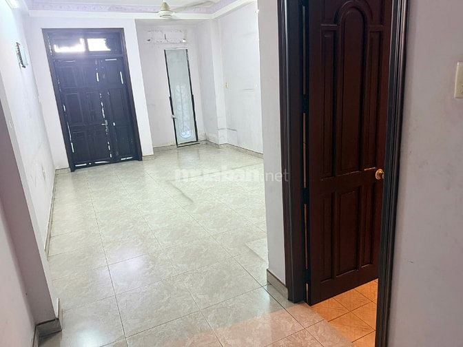 cho thuê nhà MT 439 Cộng Hòa12mx28m 3 lầu chỉ 155tr/tháng