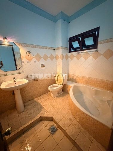 cho thuê nhà MT 439 Cộng Hòa12mx28m 3 lầu chỉ 155tr/tháng