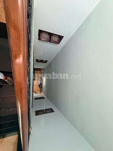 cho thuê nhà MT 439 Cộng Hòa12mx28m 3 lầu chỉ 155tr/tháng