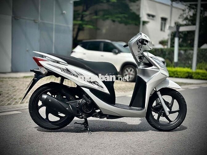 Honda Vision Fi màu Bạc