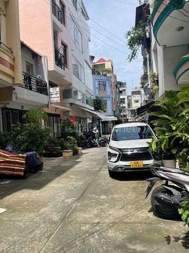 Bán nhà hẻm xe hơi 92 tôn thất thuyết P15 Q4,dt:6x25m,giá:11,3TY