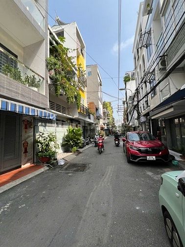 Bán nhà hẻm xe hơi 92 tôn thất thuyết P15 Q4,dt:6x25m,giá:11,3TY
