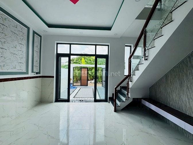 Bán gấp căn nhà 1 trệt 1 lầu giáp Vinhomes Hóc Môn