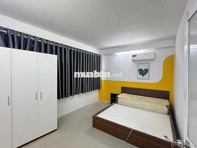 1 Phòng Ngủ Mới 100% Rộng 40M2 Ngay Mặt Tiền Nguyễn Thị Thập Gần PMH