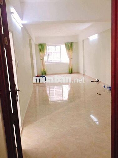 Cho thuê căn hộ 64m2 2PN 1WC nhà trống với giá 6tr - Happy City