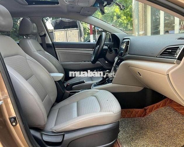 🚗  Hyundai Elantra 2016 1.6 AT