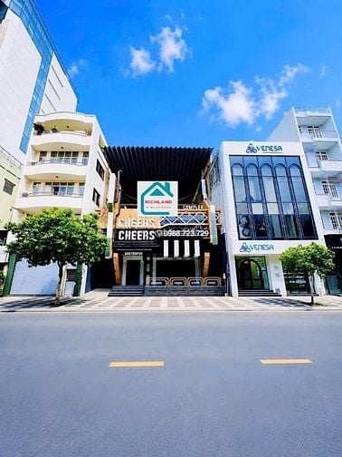 Cho thuê mặt bằng số 138-138A Lê Lai, Quận 1, DT: 13x38m nở hậu 18.5m