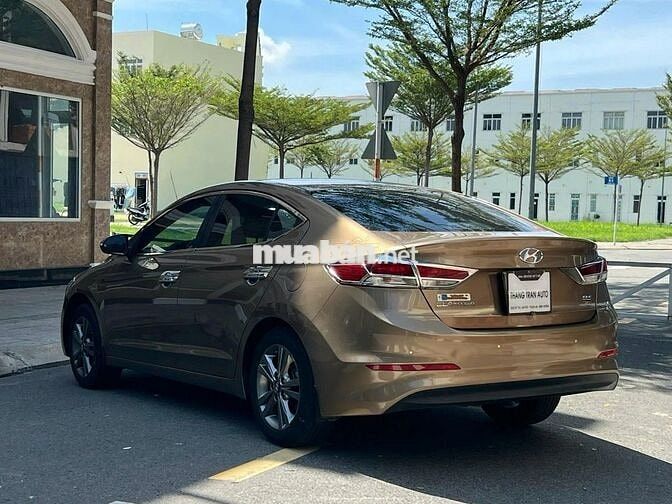 🚗  Hyundai Elantra 2016 1.6 AT