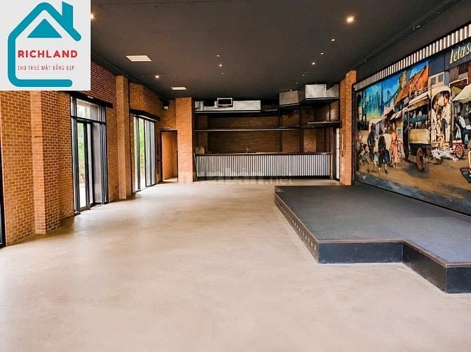 Cho thuê mặt bằng số 138-138A Lê Lai, Quận 1, DT: 13x38m nở hậu 18.5m