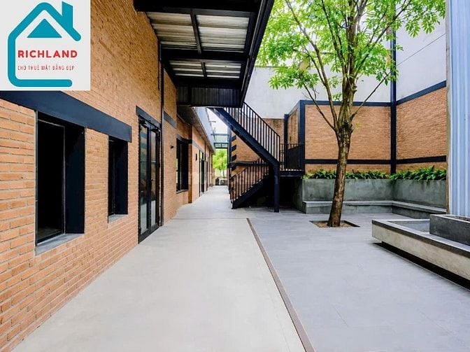 Cho thuê mặt bằng số 138-138A Lê Lai, Quận 1, DT: 13x38m nở hậu 18.5m