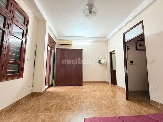 🏡 Bán nhà đẹp phố Yên Hòa thông sang phố Hạ Yên Quyết ô tô cách 10m 