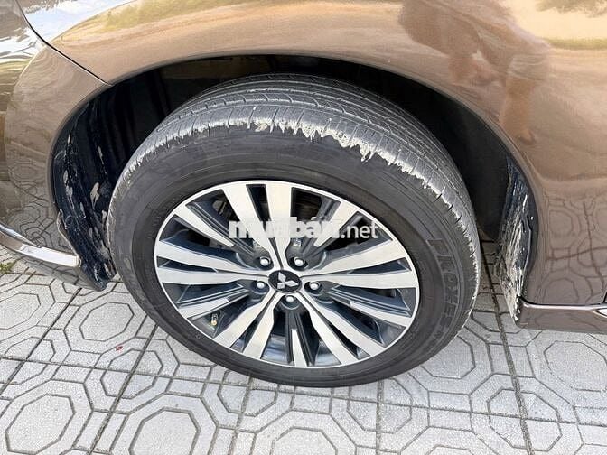 Mitsubishi Outlander 2025 Nâu