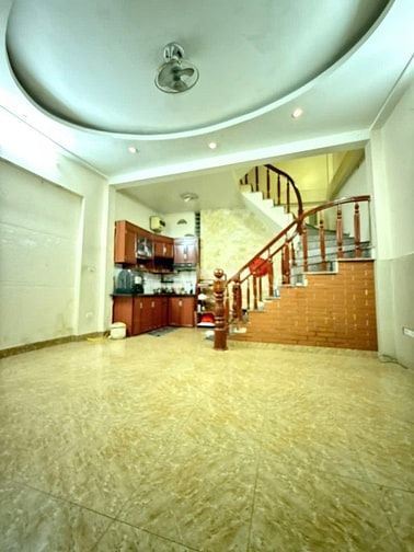 🏡 Bán nhà đẹp phố Yên Hòa thông sang phố Hạ Yên Quyết ô tô cách 10m 