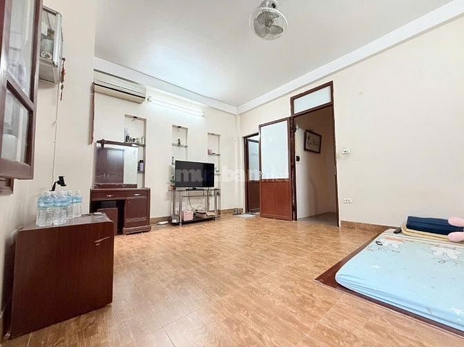 🏡 Bán nhà đẹp phố Yên Hòa thông sang phố Hạ Yên Quyết ô tô cách 10m 
