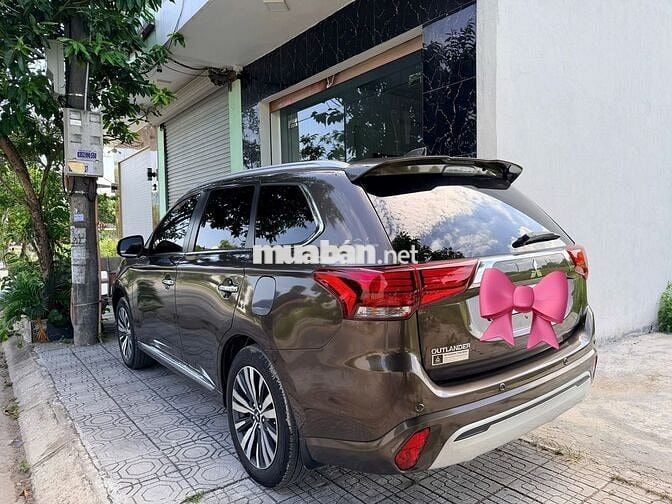 Mitsubishi Outlander 2025 Nâu