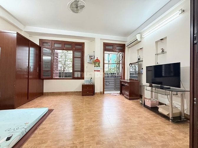 🏡 Bán nhà đẹp phố Yên Hòa thông sang phố Hạ Yên Quyết ô tô cách 10m 