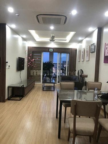 Tôi cần cho thuê CHCC góc Đông nam :3PN,2WC,full NTCC Ngoại giao đoàn.