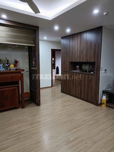 Tôi cần cho thuê CHCC góc Đông nam :3PN,2WC,full NTCC Ngoại giao đoàn.