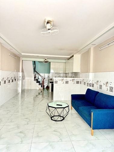 CHO THUÊ NHÀ HẺM 6M (XT) PHÚ ĐỊNH, P.16, Q.8, 10TR.