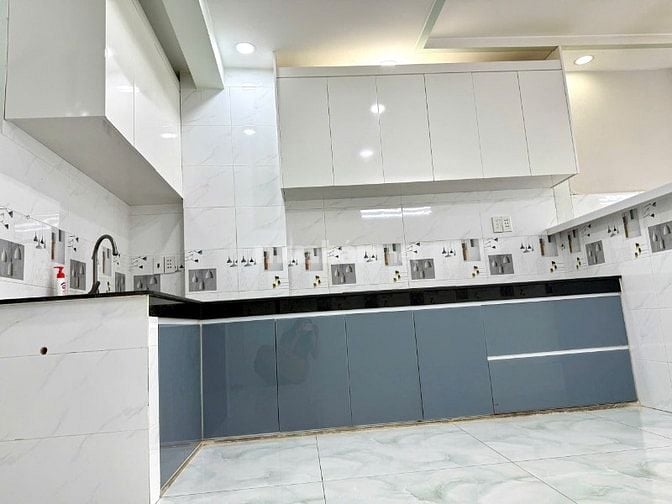 CHO THUÊ NHÀ HẺM 6M (XT) PHÚ ĐỊNH, P.16, Q.8, 10TR.
