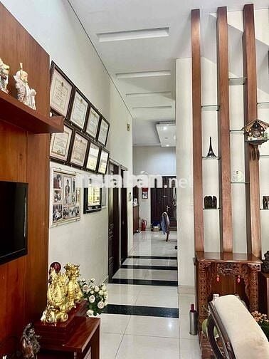 CHO THUÊ BIỆT THỰ CÓ THANG MÁY- 5 Phòng Ngủ - 70 triệu