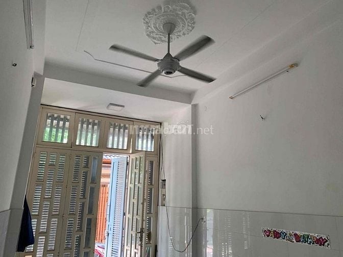Nhà nguyên căn Nguyễn Vân Khối gần ngã ba chùa Nghệ Sỹ