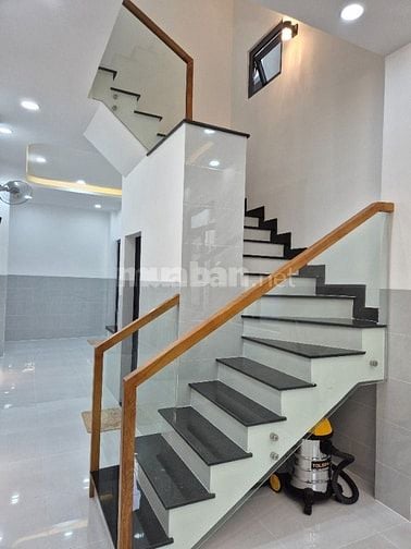 Chính chủ bán nhà 66/11 Lý Thánh Tông, cách mặt 5 căn, xây mới 100%