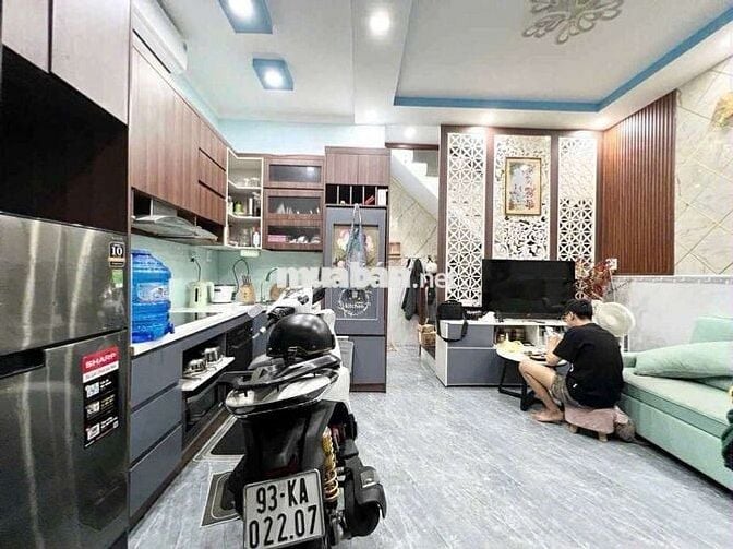  Chủ chuyển nơi ở nên cần nhượng lại căn nhà tâm huyết tại quang trung