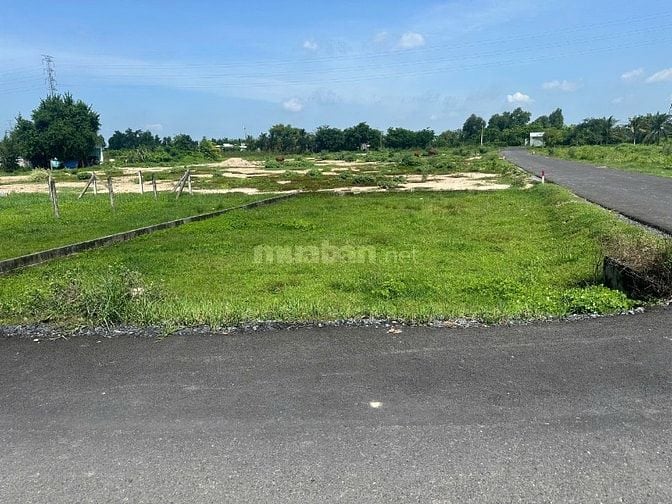 Bán Đất 200m² thổ cư 140m² góc 2 mặt tiền đường giá 1.55 tỷ tại Xã Tân