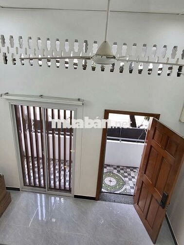Bán Chung cư 681 Nguyễn Trãi Quận 5, Lầu 1 51M2 Bancol rộng giá 2.99tỷ