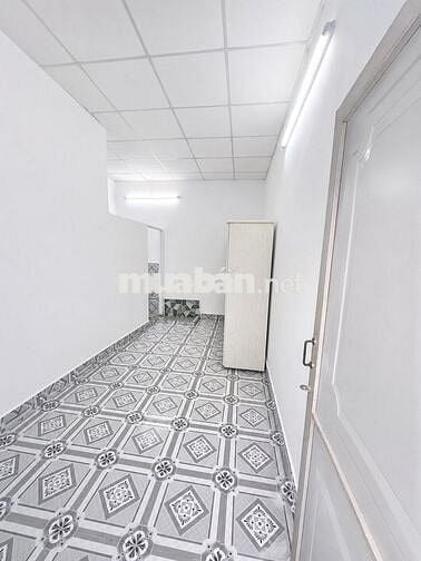 Phòng cho thuê full nội thất giá rẻ cửa sổ trời bancol chung thoáng
