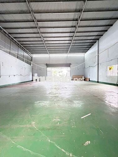 CHO THUÊ KHO 300M  XUÂN THỚI THƯỢNG - HÓC MÔN. GIÁ: 18 TRIỆU TL