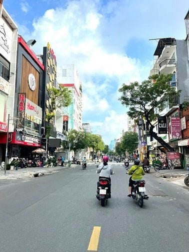 BÁN NHÀ MẶT TIỀN SƯ VẠN HẠNH, PHƯỜNG 12, QUẬN 10. 