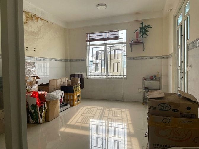 NHÀ GẦN SÂN BAY GA T3-CHỢ PHẠM VĂN BẠCH 