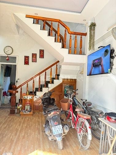 CHÍNH CHỦ CẦN BÁN GẤP: NHÀ 2 TẦNG HOÀN CÔNG – THẾ ĐẤT NỞ HẬU ĐẮC ĐỊA –