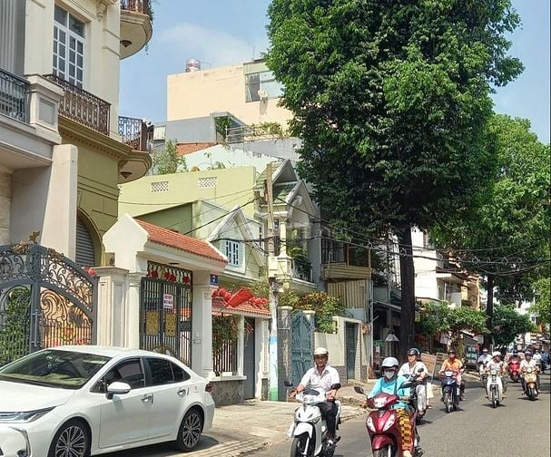 Cho thuê mặt bằng 2 tầng- Mặt tiền Phan Bội Châu Bình thạnh 30 triệu.